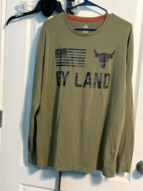 Under Armour Men's Long Sleeve Shirt Olive Green with Black Graphic